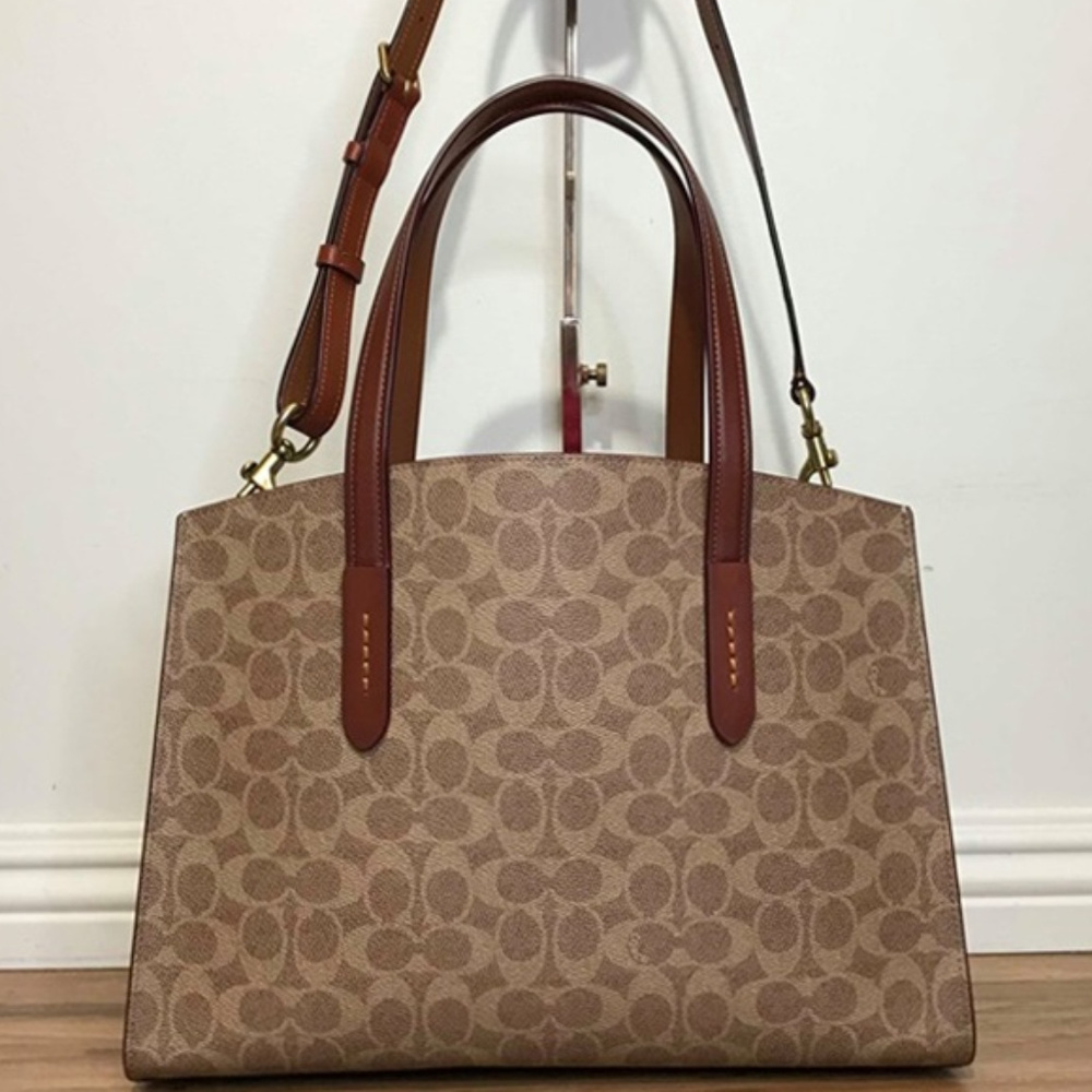 ❤️❤️SOLD❤️❤️Coach Leather 3 Compartment Purse🎞 - Picture 2 of 8